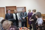 Депутаты-коммунисты Заельцовского района поздравили сибирячек с праздником весны