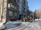 Виталий Быков и Николай Машкарин помогли детскому саду и школе в борьбе со снегом