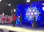 Анатолий Локоть передал главе администрации Суздаля символ «Новогодней столицы России 2023–2024»