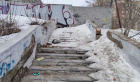 Дмитрий Макаров обследовал аварийную лестницу на станции «Новосибирск-Южный»