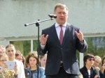 Анатолий Локоть поздравил выпускников 10-й гимназии с Последним звонком