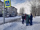 Депутат Антон Бурмистров помогает решить судьбу пешеходного перехода у школы № 80 в Советском районе