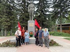 Коммунисты Дзержинского района возложили цветы к памятнику Феликсу Дзержинскому