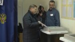 Утром в день голосования в Новосибирске в выборах принял участие мэр города Анатолий Локоть