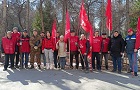 Коммунисты Ленинского района провели субботник на Монументе славы