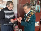 Барабинские коммунисты наградили медалью ЦК КПРФ ветерана правоохранительных органов