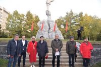 Коммунисты Новосибирской области провели митинг в память о 30-летии расстрела Верховного Совета