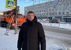Депутат Виталий Быков помог в установке светофора на остановке «Улица Ползунова»