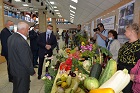Ренат Сулейманов и Анатолий Локоть посетили осеннюю садоводческую ярмарку
