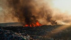 «Нас травят»: Жители Коченево задыхаются из-за горящей свалки