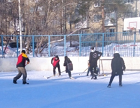На округе Антона Бурмистрова прошел рождественский турнир по хоккею в валенках