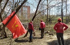 Депутаты-коммунисты Молодёжного парламента провели субботники в Дзержинском и Калининском районах