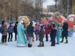 Анатолий Локоть посетил снежный городок в Кировском районе