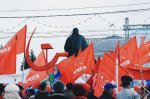 Цвет Первомая — красный: новосибирские коммунисты приняли участие в общегородском митинге