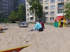 Николай Машкарин обеспечил песком детские площадки округа