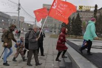 Новосибирцы поздравили Ленина с днем рождения