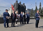 Митинг-концерт в честь 100-летия СССР провели коммунисты в центре Новосибирска