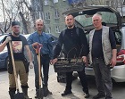 Георгий Андреев и актив ТОС «Лада» провели акцию по посадке деревьев и кустарников