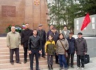 Коммунисты Дзержинского райкома провели субботник на территории памятника павшим в ВОВ войнам