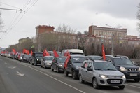 В Новосибирске прошел автопробег в поддержку денацификации Украины