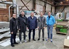Ренат Сулейманов посетил мебельное производство двух сибиряков в Подмосковье