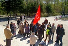 Коммунисты Дзержинского райкома возложили цветы к Монументу воинам, умершим в госпиталях Новосибирска