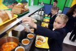 Депутат-единоросс предложила лишить школьников бесплатного питания
