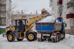 В Новосибирске на выходных убрали более 45 тысяч кубометров снега
