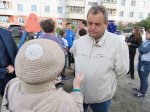 Опасно для жизни: Жители ул. Есенина рассказали Ренату Сулейманову о наболевшей проблеме